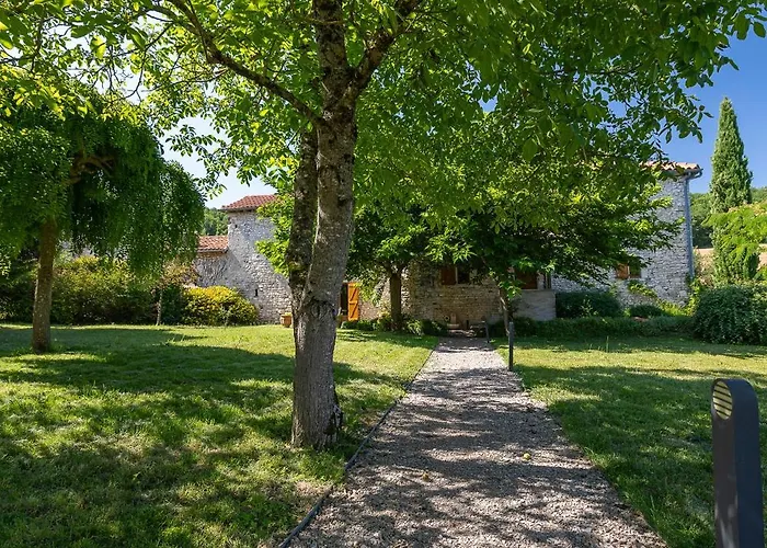 Bed & Breakfast Mas Combefa